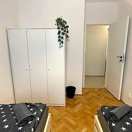 Warszawa Krucza Pokoje-2